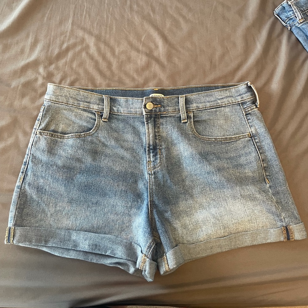 Lighthwash Old Navy Boyfriend Shorts